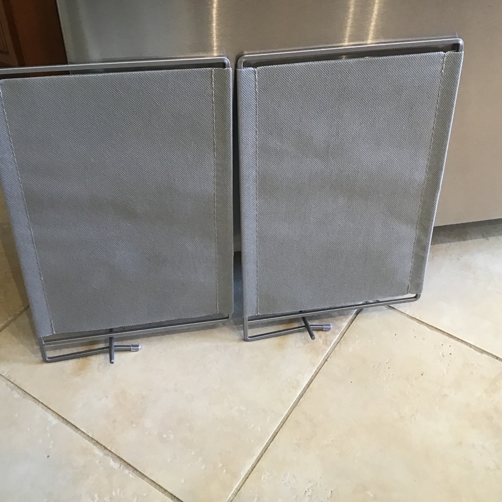 New Lynx shelf dividers. One set two pieces.